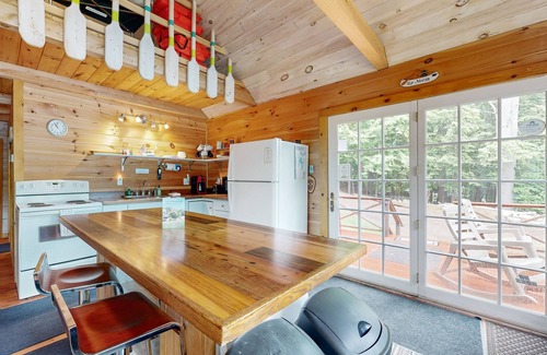 Oakland Cabina | Lakefront home on McGrath Pond - once featured on Maine Cabin Masters