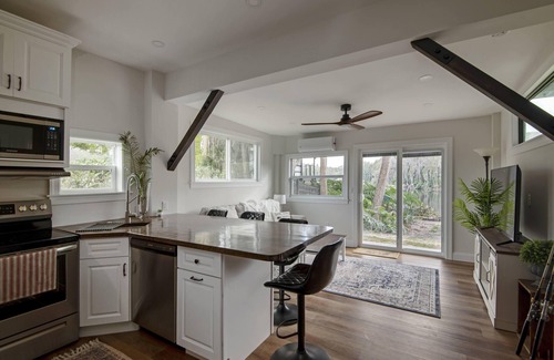 Keystone Casa | Lakefront Home's Separate Apartment in Odessa, Tampa, FL!