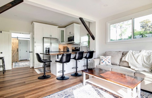Keystone Casa | Lakefront Home's Separate Apartment in Odessa, Tampa, FL!