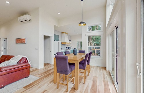 Anderson Island Casa | Lakefront home w/modern kitchen, wifi, great views & private dock