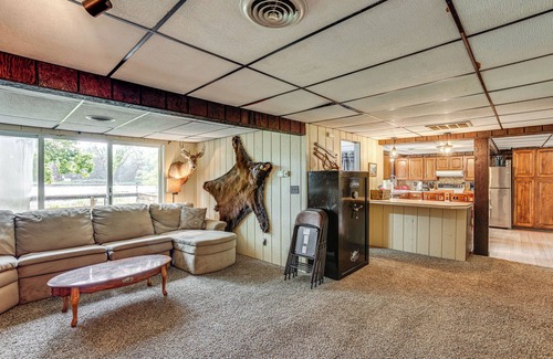 Brohman Cabaña | Lakefront Home w/Deck: Central Michigan Escape!