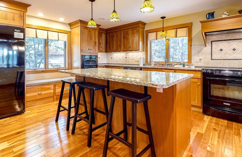 Freedom Casa | Lakefront home with a private beach, dock, grill, deck, W/D, and AC
