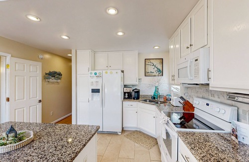 Bumpass Casa | Lakefront home with brand-new hot tub, dock, kayaks, SUP, game room & firepit