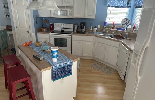 Cobb Casa | Lakefront Home with Huge Dock for Fishing / located close to Booger Bottom Cafe