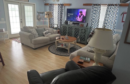 Cobb Casa | Lakefront Home with Huge Dock for Fishing / located close to Booger Bottom Cafe