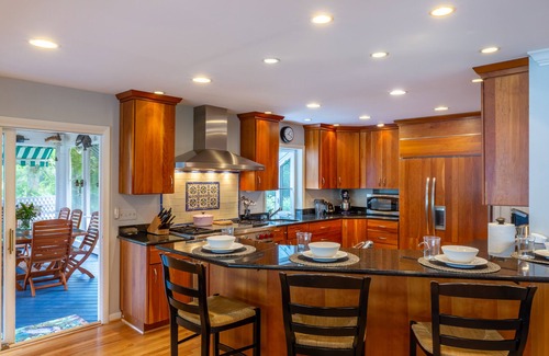 Annapolis Casa | Lakefront home with private dock, deck, hot tub, firepit, Ping-Pong, large yard