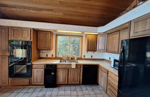 Snoqualmie Pass Casa | Lakefront Home with private dock, Beautiful setting!