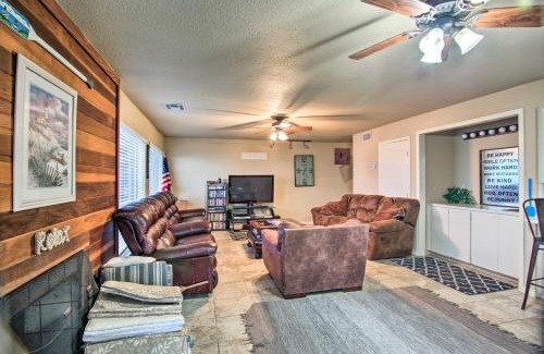 Eufaula Apartamento | Lakefront Home with Private Beach Access!