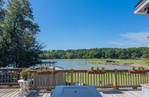 Pointblank Casa | Lakefront Home with Lake Livingston Views near Fishing Piers & Community Park