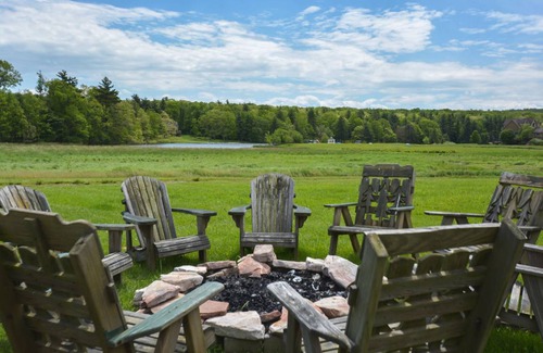 Waterfront Greens Casa | Lakefront home with lots of community amenities!