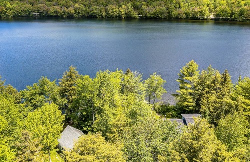 Searsmont Casa | Lakefront home with water views - Dock, Partial A/C, Dog-friendly, Washer-Dryer