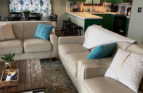 Gouldsboro Casa | Lakefront, Hot Tub, Dog Friendly, Resort Amenities