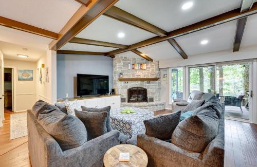 Hot Springs Village Casa | Lakefront Hot Springs Vacation Rental with Dock!