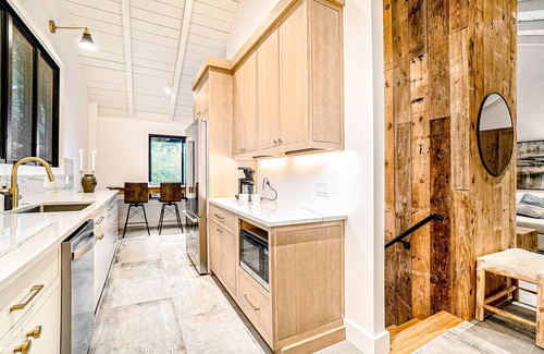 Manistee Casa | Lakefront house on 5 acres with gorgeous lake views, private beach, kayaks