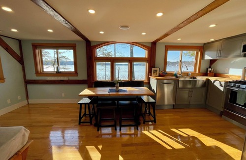 Deerfield Cabaña | Lakefront House on Pleasant Lake - Pet Friendly