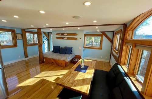 Deerfield Cabaña | Lakefront House on Pleasant Lake - Pet Friendly