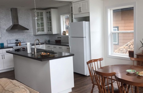 Alberta Beach Cabaña | Casa frente al lago para 12 personas