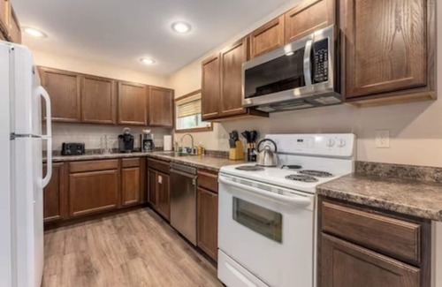 Lake Wissota Casa | 🔥 Lakefront · 2 Docks · Fire Pit · Grill · Laundry · Extra Toilet
