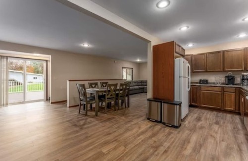 Lake Wissota Casa | 🔥 Lakefront · 2 Docks · Fire Pit · Grill · Laundry · Extra Toilet