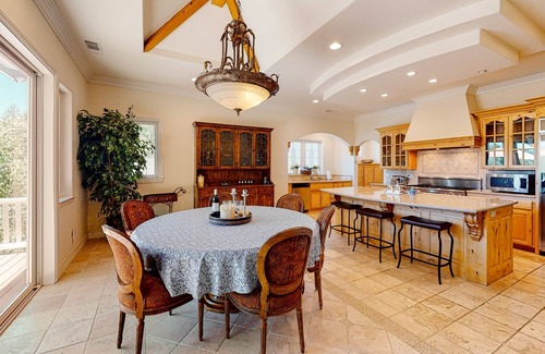Lake Arrowhead Casa | Lakefront house & guesthouse with billiards room & chef's kitchen - dog-friendly