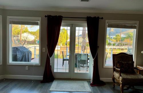 Agoura Hills Casa | Lakefront House With Breath Taking Views