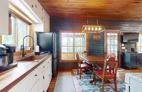 Wakefield Casa | Lakefront house with firepit, beach access, deck, grill, woodstove, & central AC