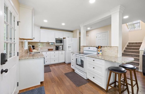 Wilkesboro Cabina | Lakefront House with Great Views