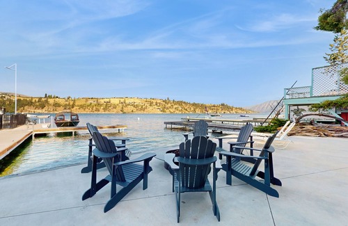 Chelan Casa | ¡NUEVO LISTADO! Frente al lago, w / muelle privado, terraza y patio