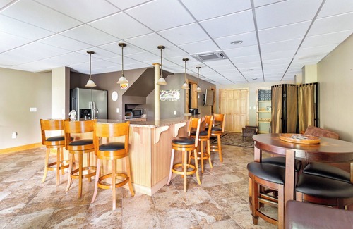 Seneca Casa | Lakefront Keowee Retreat w / Dock - Cerca de Clemson!