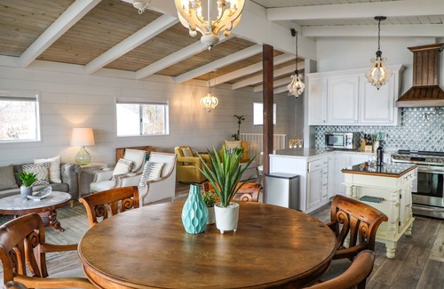 Lakeport Casa | Lakefront | King Bed | Private dock |SUPs & Kayaks