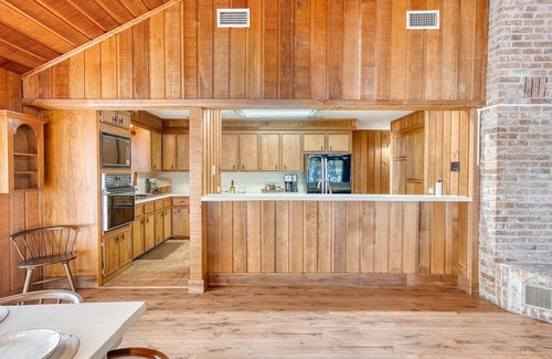 South Toledo Bend Casa | Lakefront Lake Haus at Indian Creek South Toledo Bend Kayaking, Fishing,Boating