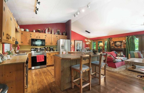 Cullowhee Casa | Lakefront Laughing Pines