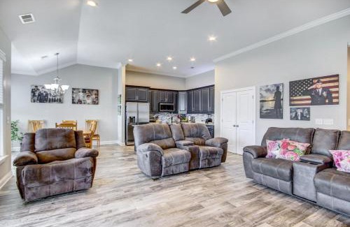 Leesville Casa | Lakefront Leesville Retreat with Private Dock!