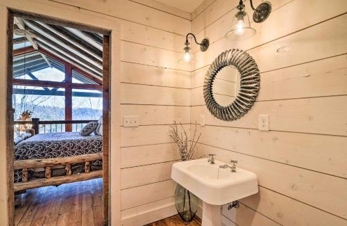 Sharon Grove Casa | Lakefront Lewisburg Vacation Rental with Deck!