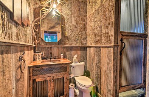 Sharon Grove Casa | Lakefront Lewisburg Vacation Rental with Deck!