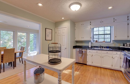 Newell Casa | Lakefront Lineville Retreat w/ Private Dock!