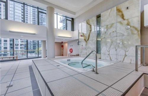 Fort York Apartamento | Lakefront living Downtown Toronto - Free Parking, Gym, Indoor Pool