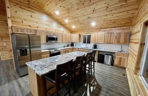 Grayling Casa | Lakefront Lodge on Shupac Lake! Pontoon/Sauna/More