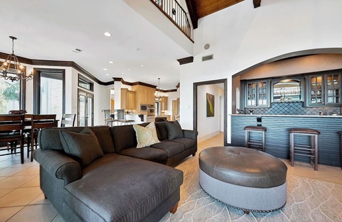 Athens Casa | Lakefront Lodge | Pool, Theater & Autumn Views