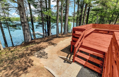 Riverview Casa | Lakefront Lodge-Private Dock-Swimming-Game Room
