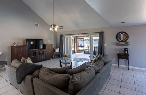 Lake Placid Cabina | Lakefront Lodge with Pool