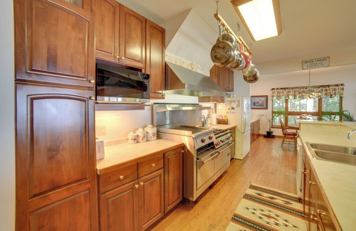Big Bay Casa | Lakefront Lookout! Private Sand Beach on Superior
