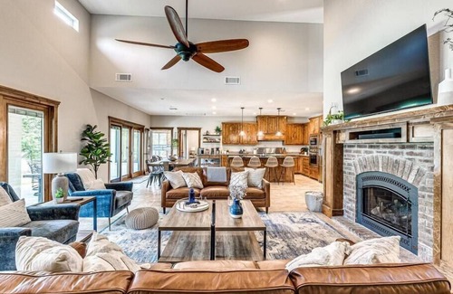 Eufaula Casa | Lakefront Luxury Boat Slip Available