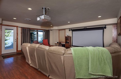 Whitefish Cabina | Lakefront Luxury Cabin Aug, September 2019 DISCOUNT $1200 off