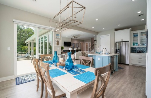 Hot Springs Casa | Lakefront Luxury | Pool | Hot Tub | Fire Pit | 5BR