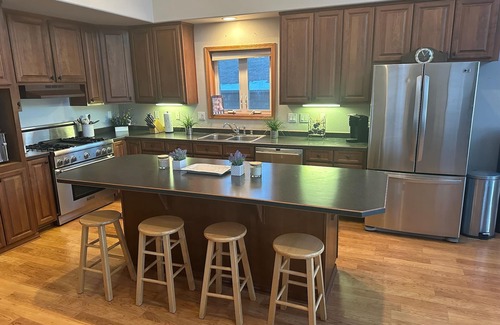 Neenah Casa | Lakefront Luxury - Wonderful lodging nestled on the shore - new: sleeps 8 only