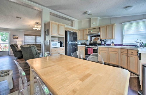 Enchanted Oaks Casa | Lakefront Mabank Gem w/ Sunset Views: Pets Welcome