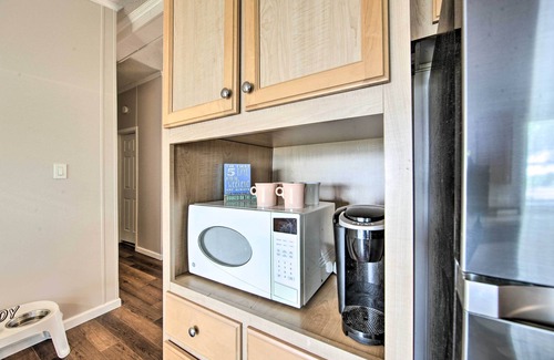 Enchanted Oaks Casa | Lakefront Mabank Gem w/ Sunset Views: Pets Welcome