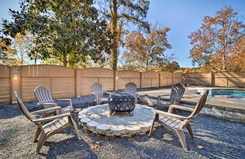 Macon Casa | Lakefront Macon Home with Pool, Dock and Fishing!