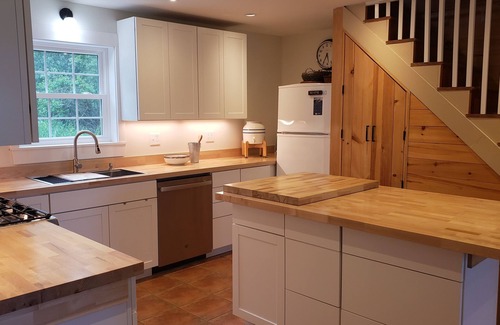 Plymouth Casa | Lakefront Maine Home - year round
